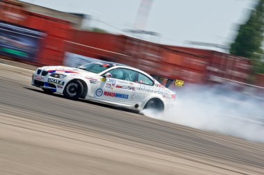 drift araba içinde hareket