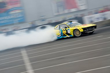 drift araba içinde hareket