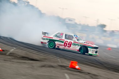 drift araba içinde hareket