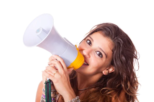 Jovem mulher falando através de megafone — Fotografia de Stock