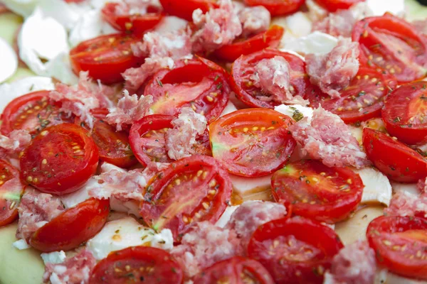 Condimentos para Pizza: Mozzarella, Tomate y Embutidos —  Fotos de Stock