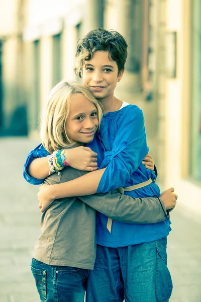 Little Boy and Girl Embraced — Stock Photo, Image