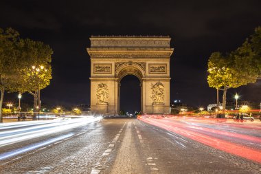 kemer de triomphe ve champs-elysees
