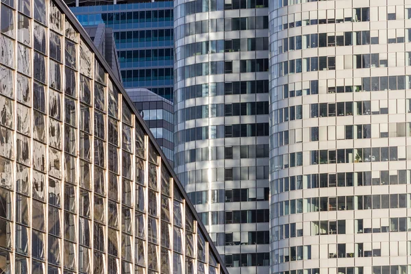 Fachada abstracta de rascacielos en París — Foto de Stock