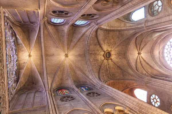 Notre dame Katedrali, paris, iç görünüm — Stok fotoğraf