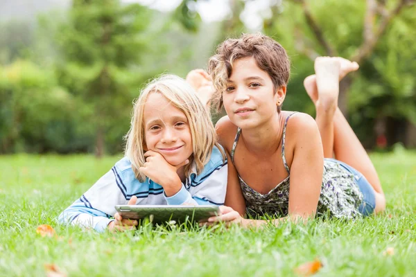 Couple of Children with Tablet PC — Stock Photo, Image