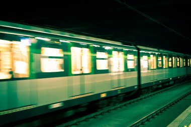 metro treni Hareket Bulanıklığı etkisi