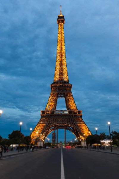 Paris, Francja - 1 października: tour eiffel w nocy na 1 października, 20 — Zdjęcie stockowe