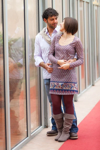 Casal jovem romântico — Fotografia de Stock