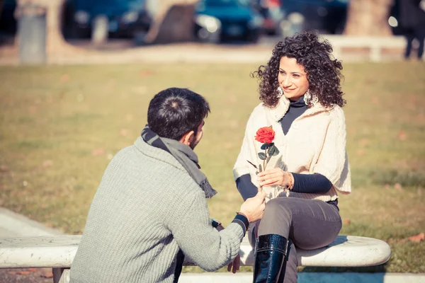 Happy Young Couple on Valentine 's Day — стоковое фото