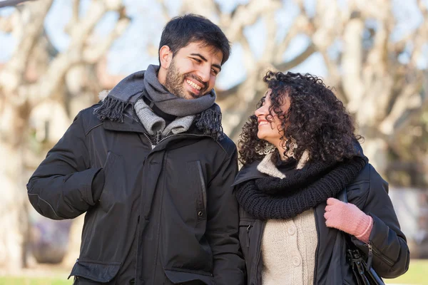 Happy Young Couple Outside, Valentine 's Day — стоковое фото