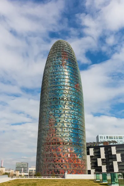 Torre Agbar i barcelona på en solig dag — Stockfoto