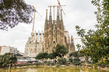 güneşli bir günde Sagrada familia