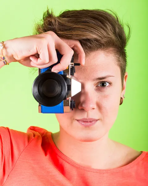 Fotógrafo divertido con cámara digital de juguete — Foto de Stock