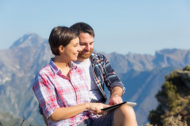 dağ başında dijital tablet Çift