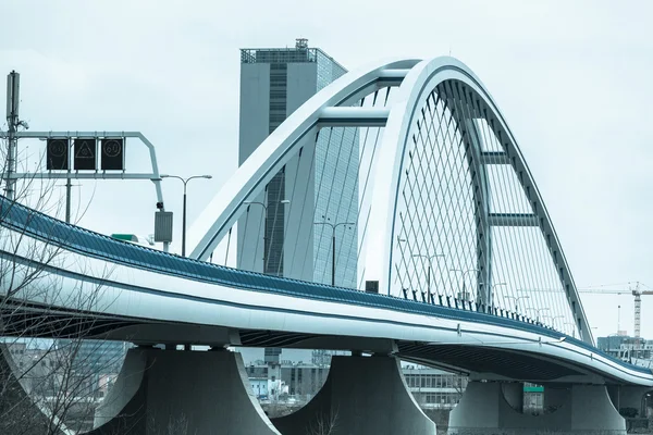 Ponte Apollo sobre o Danúbio em Bratislava — Fotografia de Stock