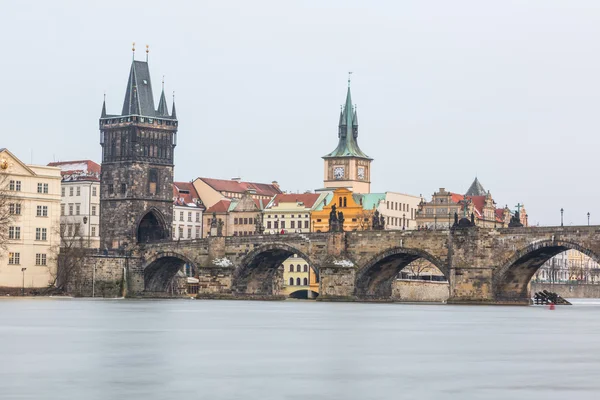 Karlsbrücke in Prag — Stockfoto