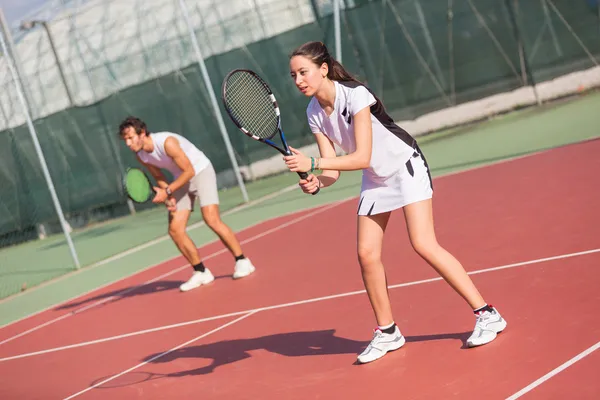 Joueurs de tennis pendant un match — Photo