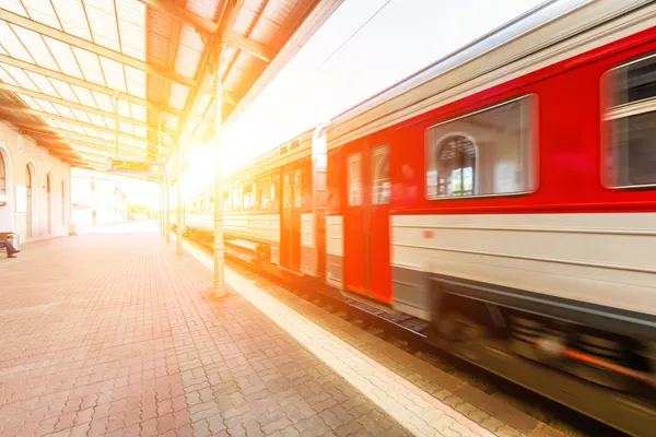 Trainen op station in vilnius — Stockfoto