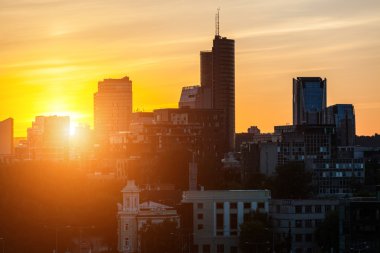 gün batımında Vilnius finans bölgesi