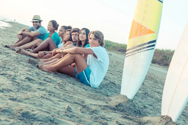 Group of Friends at Seaside — Stock Photo, Image