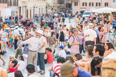 meşhur piazza di spagna turist