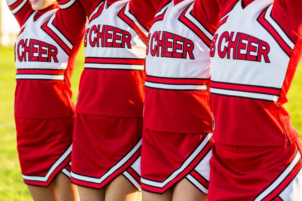 Groep van cheerleaders in een rij — Stockfoto