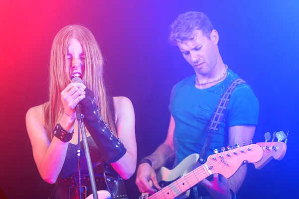 Man and Woman Playing and Singing Rock Music — Stock Photo, Image