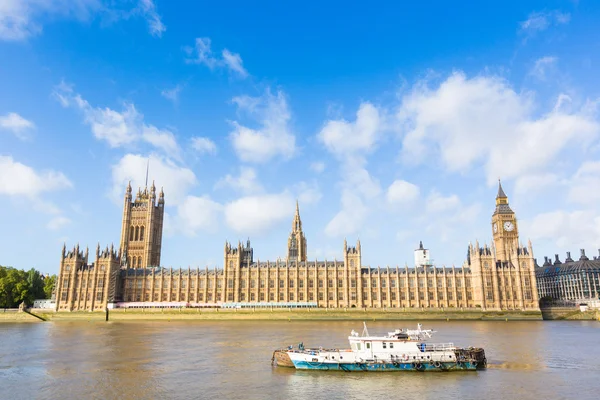 Dům parlamentu a big ben v Londýně — Stock fotografie