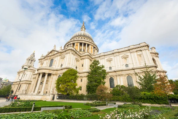 Saint Paul's Cathedral in London — Stock Photo, Image
