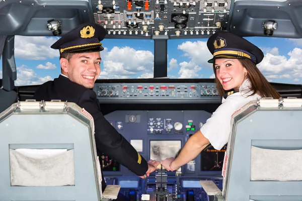 Pilotos no cockpit — Fotografia de Stock