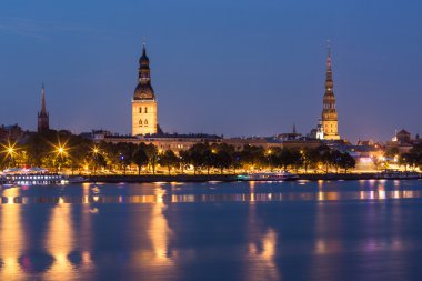 alacakaranlıkta, Riga manzarası