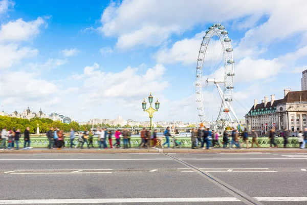 Лондонський міський пейзаж з колесом тисячоліття — стокове фото