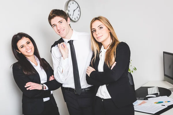 Equipo de negocios en la oficina —  Fotos de Stock