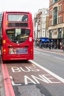 London, Büyük Britanya - 01 Kasım 2013: ünlü kırmızı Çift Kişilik-de