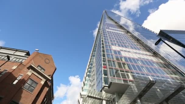Londra 'daki modern binalar — Stok video