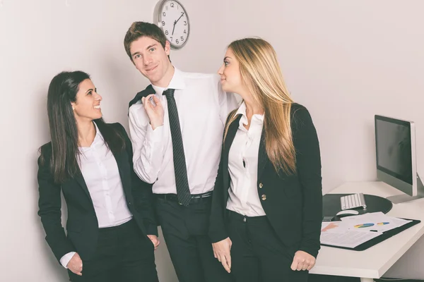 Equipe de negócios no escritório — Fotografia de Stock