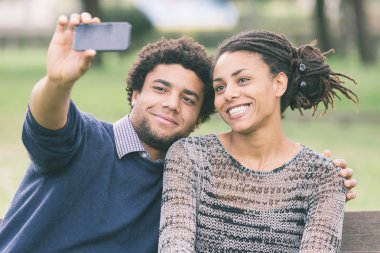karma yarış çift alarak selfie