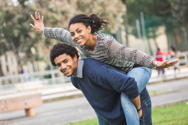 karma yarış çift, sırtıma