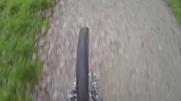 Andar de bicicleta de montanha — Vídeo de Stock