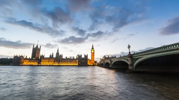 Big Ben y la Cámara del Parlamento —  Fotos de Stock