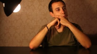 dalgın adam portresi