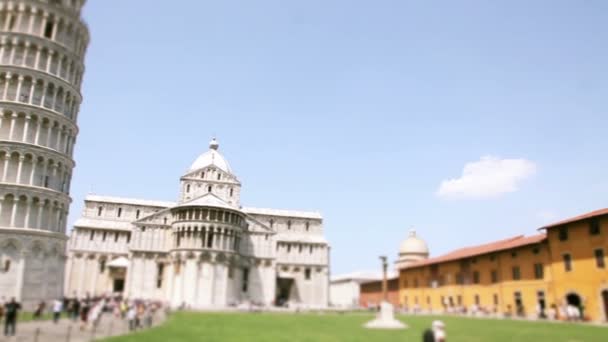 Katedral ve leaning tower — Stok video