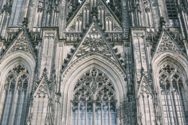 Gotik katedral cephe