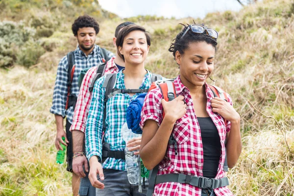 People Hiking at Top of Mountain — Stock Photo, Image