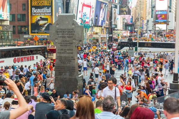 Times square trångt av turist — Stockfoto