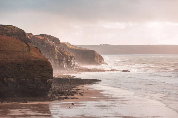 Felhők Tengerparton Panorámás Kilátás Walesben Háttér Kész Kép Természet Utazási — Stock Fotó