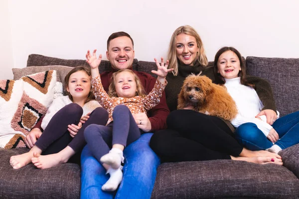 Authentic Shot Happy Family Together Home Sofa Dog Candid Beautiful — Stock Photo, Image