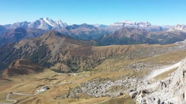 Vista Aérea Panorámica Las Montañas Dolomitas Los Alpes Italia Día — Vídeo de stock