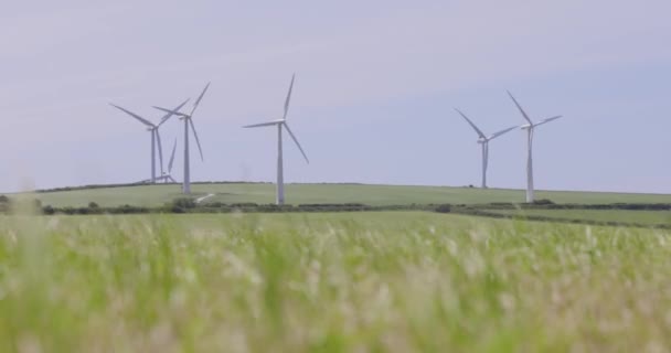 Éoliennes pour la production d'énergie électrique — Video